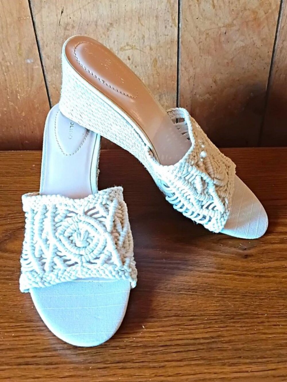 Bandolino Women's Beige Crochet Slip-On Wedge Sandals Straps Size 9M NEW
